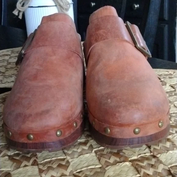 KORK EASE CLOGS - Picture 3 of 12